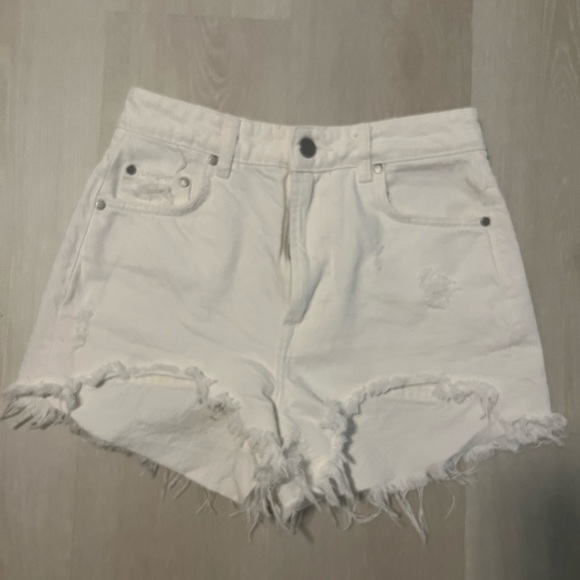 White Zara zw the cut-off shorts size US 2 - Picture 2 of 4